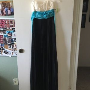 NWT Black and white strapless maxi dress